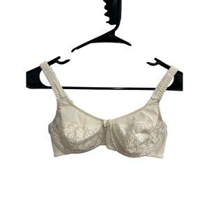 Olga Beige Embroidered Lace Underwire Bra Size 36C Coquette Quiet Luxury